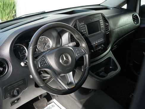 Used 2020 Mercedes-Benz Metris image 31
