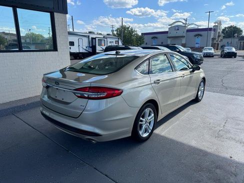 Used 2018 Ford Fusion SE FWD image 7