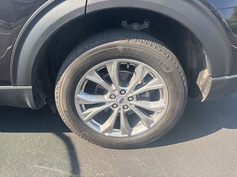 Used 2023 Ford Explorer XLT w/ Equipment Group 202A AWD/4WD image 13