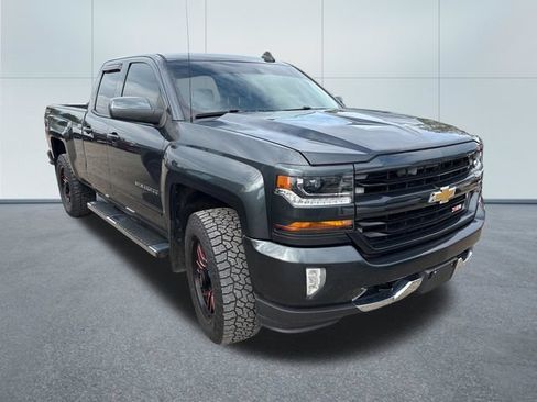 Used 2017 Chevrolet Silverado 1500 LT w/ All Star Edition AWD/4WD image 5