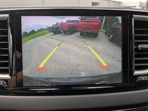 Used 2023 Chrysler Pacifica Touring-L FWD image 29