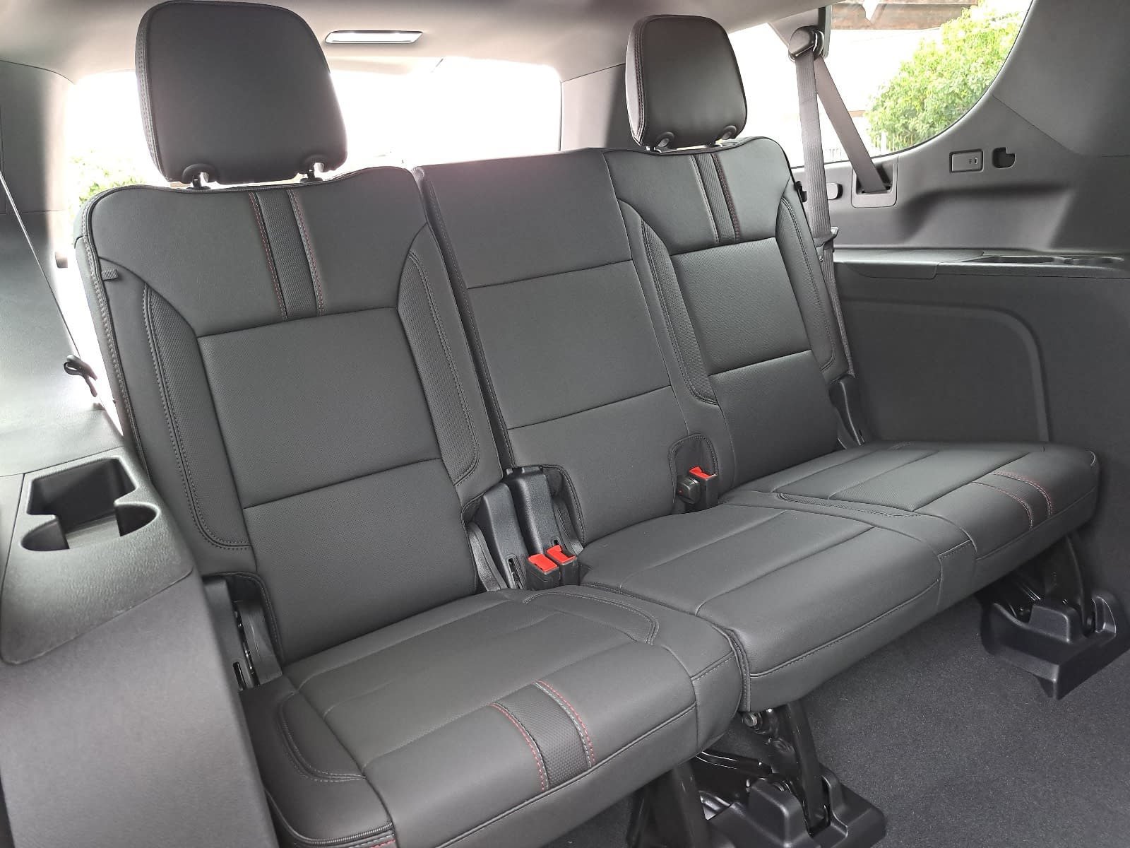 Used 2026 Chevrolet Suburban RST w/ Comfort Package RWD image 12