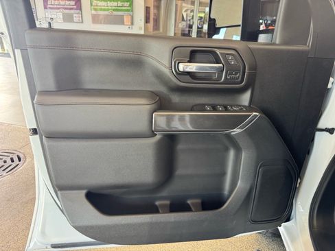 Used 2023 GMC Sierra 2500 AT4 AWD/4WD image 17