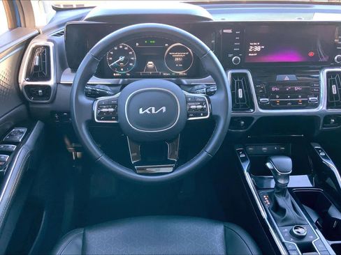 Used 2023 Kia Sorento SX image 5