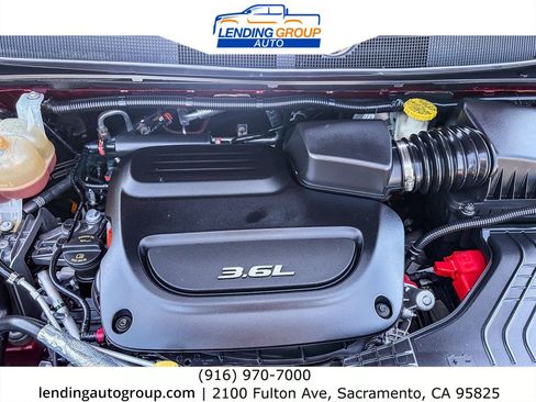 Used 2018 Chrysler Pacifica Touring-L FWD image 26