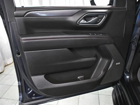 Used 2024 Chevrolet Suburban RST w/ Luxury Package AWD/4WD image 9