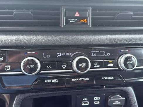 Used 2023 Honda Pilot Touring image 22