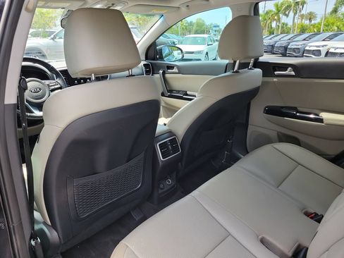 Used 2022 Kia Sportage EX FWD image 12