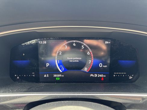 Used 2022 Volkswagen Tiguan SE FWD image 7