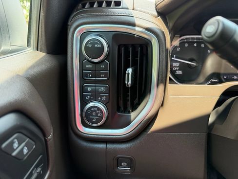 Used 2021 GMC Sierra 1500 SLT w/ SLT Premium Plus Package AWD/4WD image 12