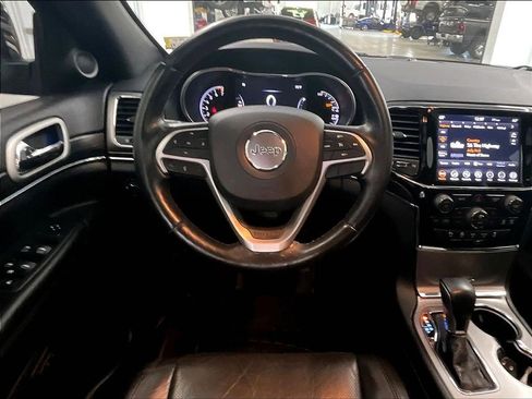Used 2020 Jeep Grand Cherokee Limited w/ Luxury Group II AWD/4WD image 17