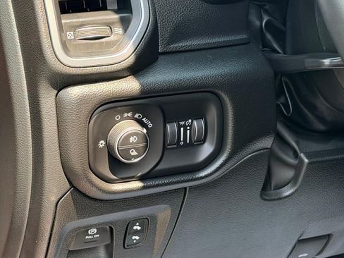 Used 2022 RAM 1500 Laramie AWD/4WD image 13