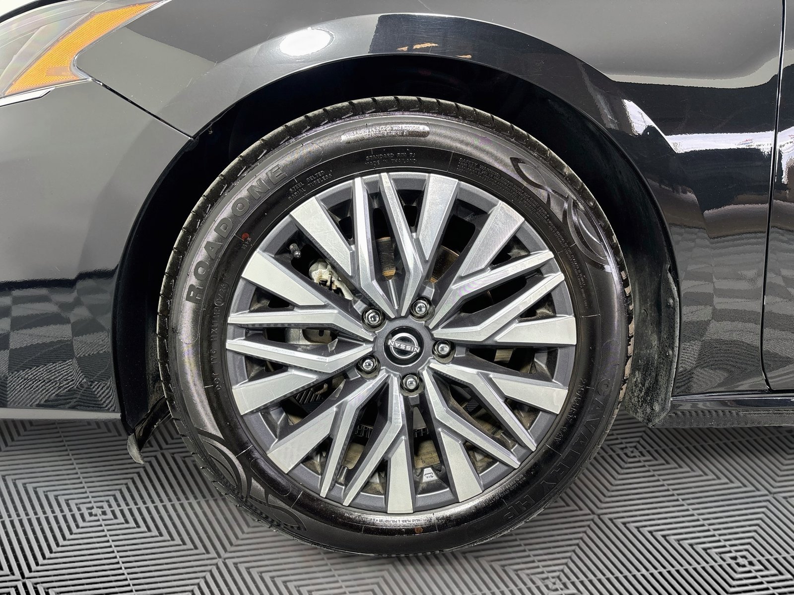 Used 2023 Nissan Altima 2.5 SV FWD image 27