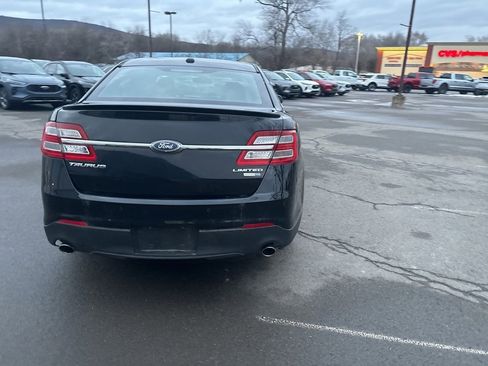 Used 2018 Ford Taurus Limited image 17