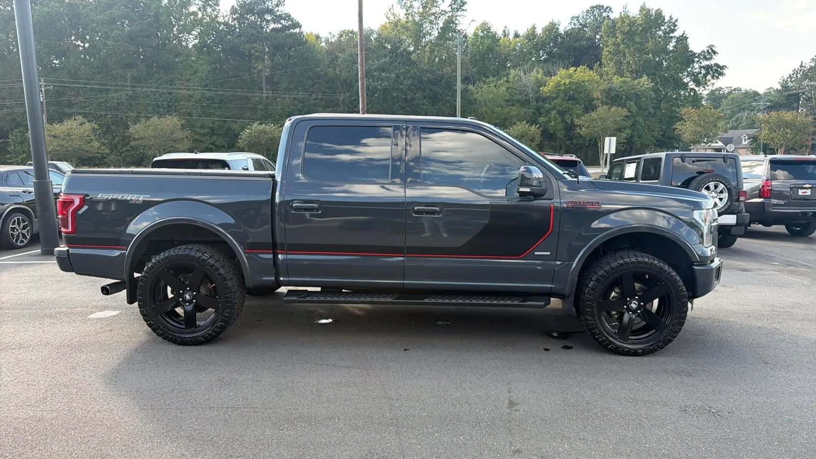 Used 2016 Ford F150 Lariat w/ Equipment Group 502A Luxury AWD/4WD image 4
