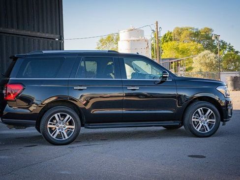 Used 2024 Ford Expedition Limited image 7