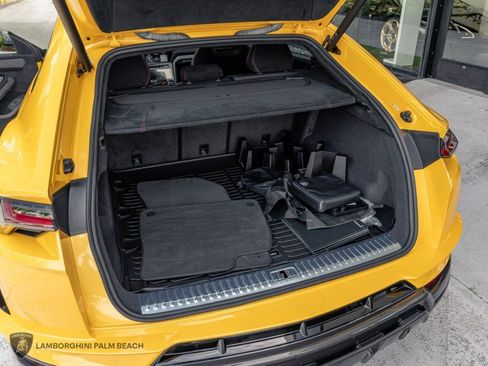 Used 2023 Lamborghini Urus Performante AWD/4WD image 29