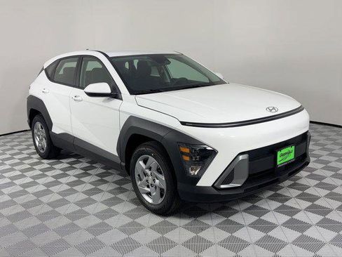 New 2026 Hyundai Kona SE image 7