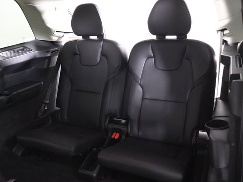 Used 2021 Volvo XC90 T6 Momentum w/ Climate Package image 41