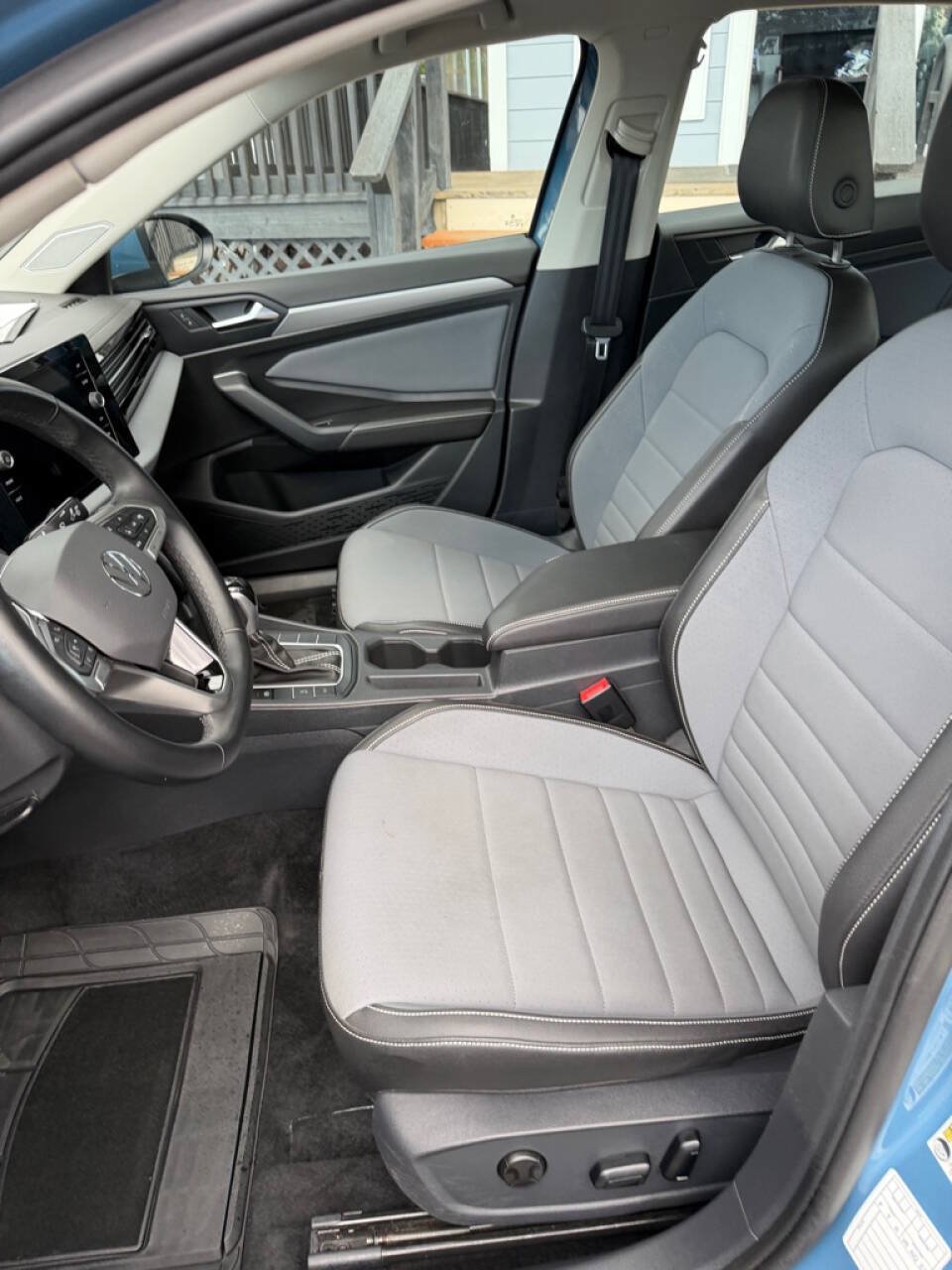 Used 2025 Volkswagen Jetta SE FWD image 27