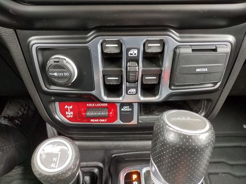 Used 2021 Jeep Gladiator Mojave w/ Dual Top Group AWD/4WD image 27