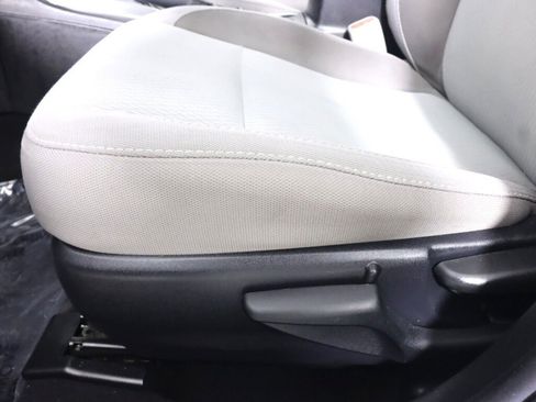Used 2018 Toyota Corolla LE w/ Carpet Mat Package (TMS) FWD image 26