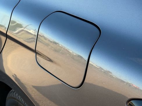 Used 2022 Toyota Camry XLE image 12