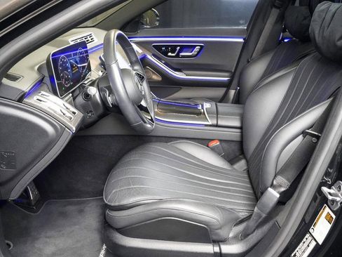 Used 2022 Mercedes-Benz S 500 4MATIC w/ AMG Line Package image 2