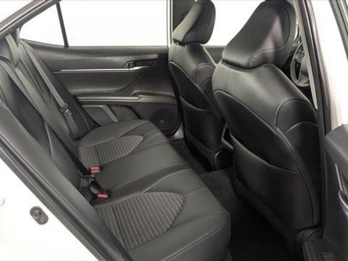 Used 2022 Toyota Camry SE w/ Convenience Package image 18