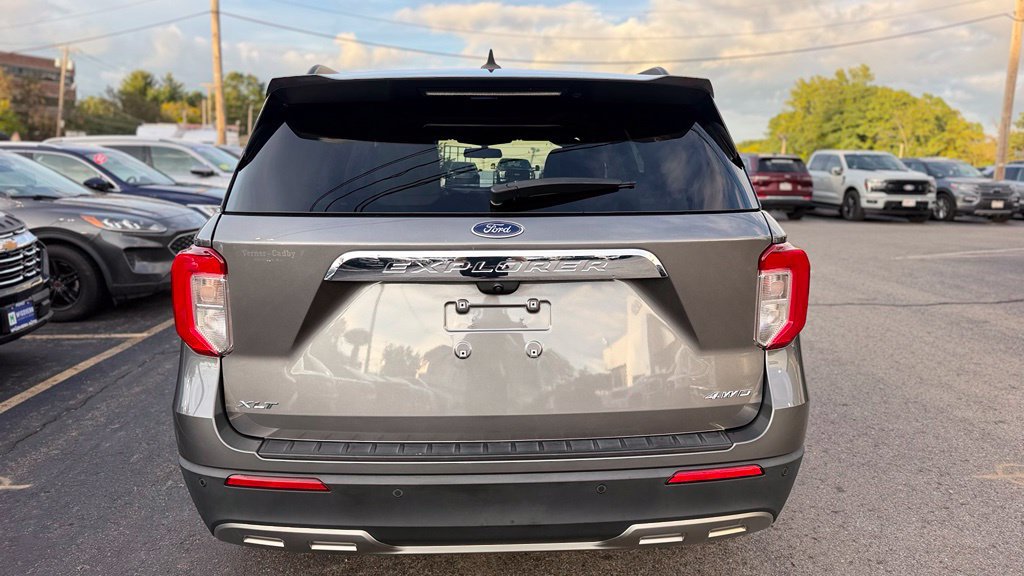 Used 2023 Ford Explorer XLT w/ Equipment Group 202A AWD/4WD image 7