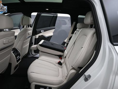 Certified 2025 BMW X7 xDrive40i w/ M Sport Package AWD/4WD image 37