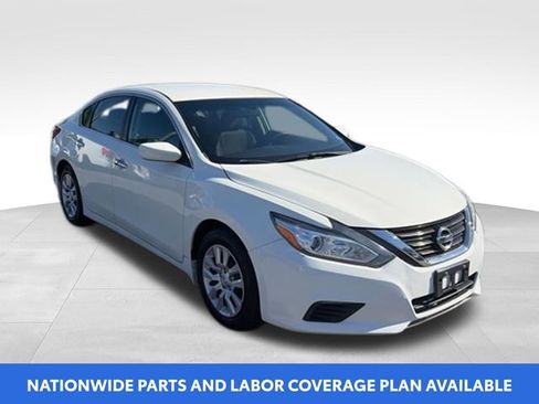 Used 2017 Nissan Altima 2.5 S w/ Power Driver Seat Package FWD image 2