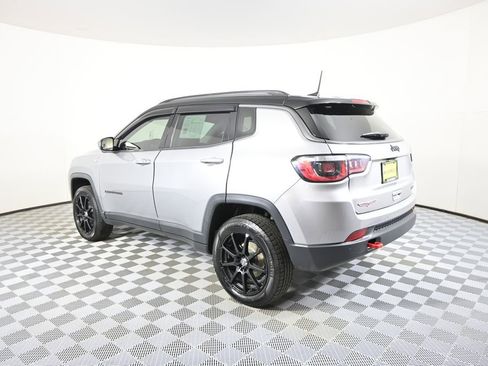 Used 2019 Jeep Compass Trailhawk w/ Safety & Security Group AWD/4WD image 4