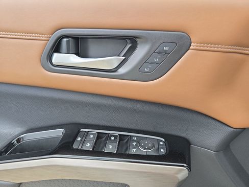 Used 2024 Nissan Pathfinder Platinum w/ Cargo Package FWD image 24