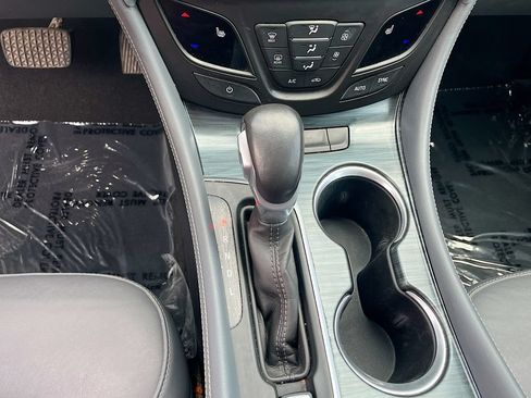 Used 2019 Buick Envision Essence FWD image 17