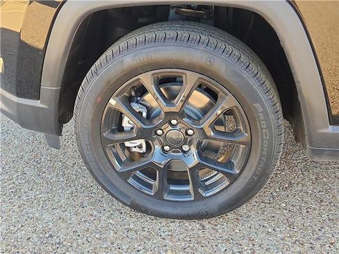 New 2026 Jeep Compass Latitude image 7