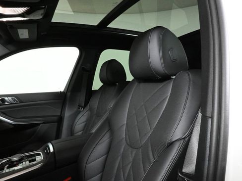 Used 2026 BMW X5 xDrive40i w/ M Sport Package image 16