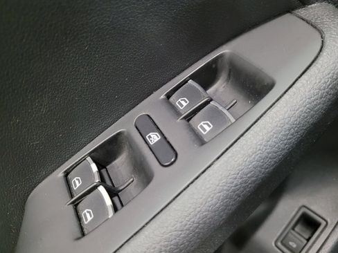 Used 2017 Volkswagen Jetta SEL FWD image 27