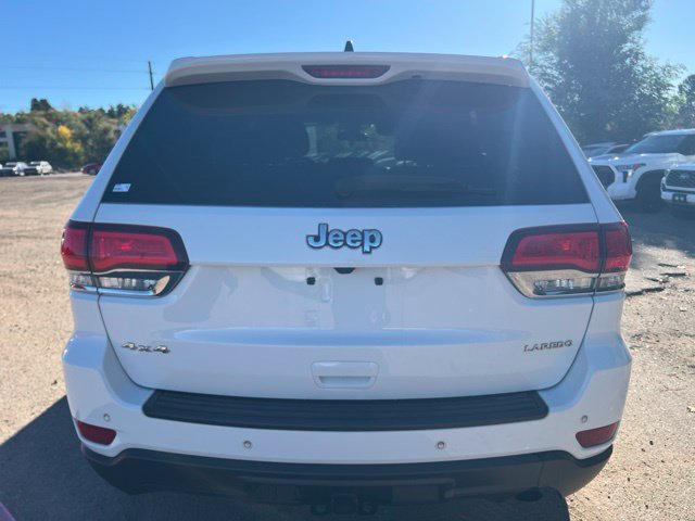 Used 2021 Jeep Grand Cherokee Laredo AWD/4WD image 4