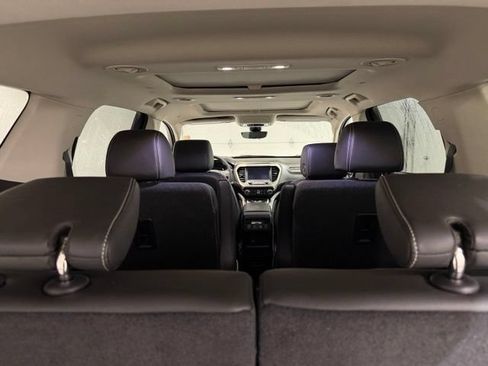 Used 2023 GMC Acadia Denali w/ Denali Ultimate Package FWD image 10