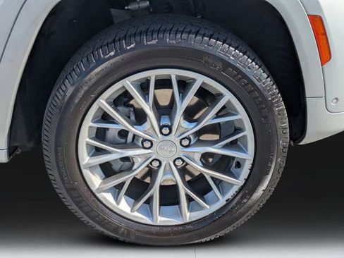 Used 2022 Jeep Grand Cherokee Summit AWD/4WD image 9