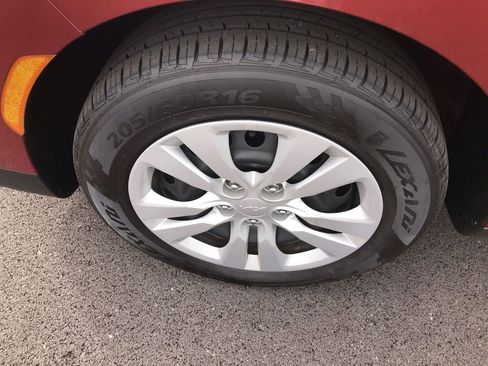 Certified 2024 Kia Soul LX FWD image 10