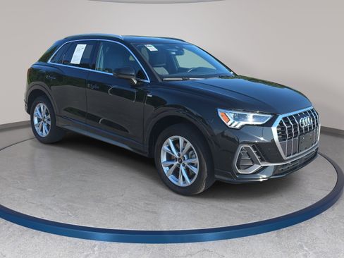 Used 2025 Audi Q3 2.0T Premium AWD/4WD image 3