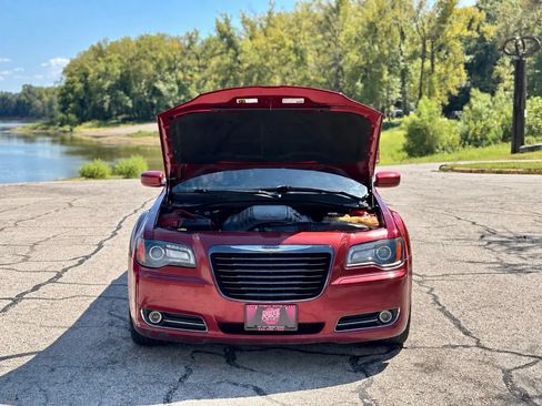 Used 2014 Chrysler 300 S AWD/4WD image 15