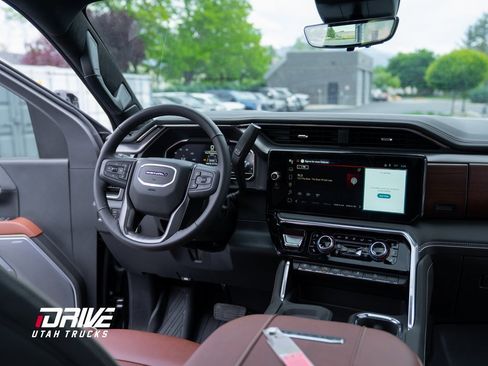 Used 2025 GMC Sierra 3500 Denali Ultimate image 29