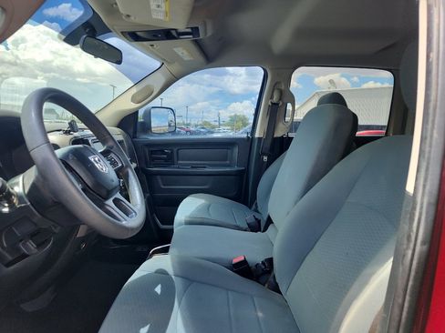 Used 2018 RAM 1500 Express AWD/4WD image 16