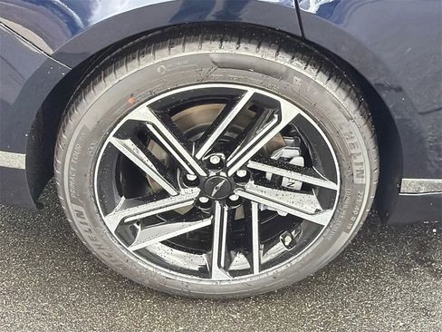 New 2026 Genesis G80 2.5T Advanced image 17