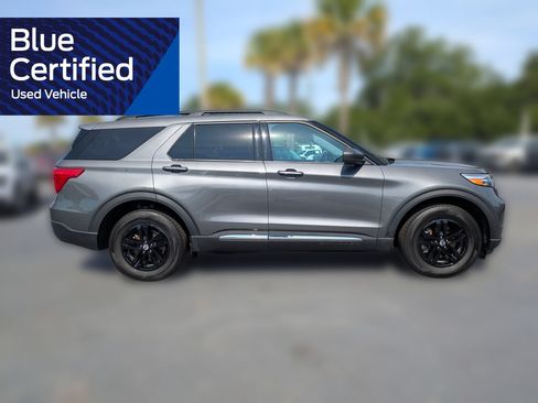 Certified 2023 Ford Explorer XLT AWD/4WD image 3