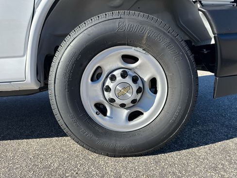 New 2025 Chevrolet Express 2500 image 35