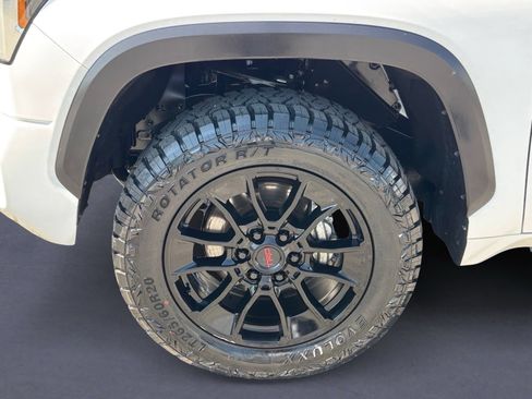 Used 2025 Toyota Tundra SR5 w/ SR5 Premium Package AWD/4WD image 10